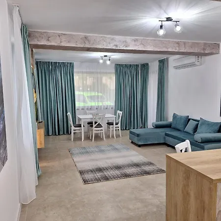 Apartament Obelisc, Epava&radio-vacanța *