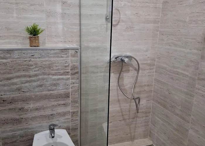 Obelisc, Epava & Radio-vacanta