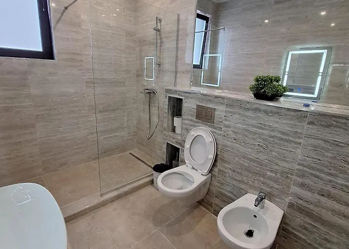 Obelisc, Epava & Radio-vacanta Costinești