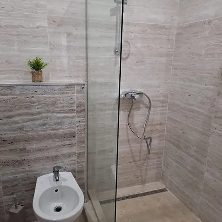 Obelisc, Epava & Radio-vacanta