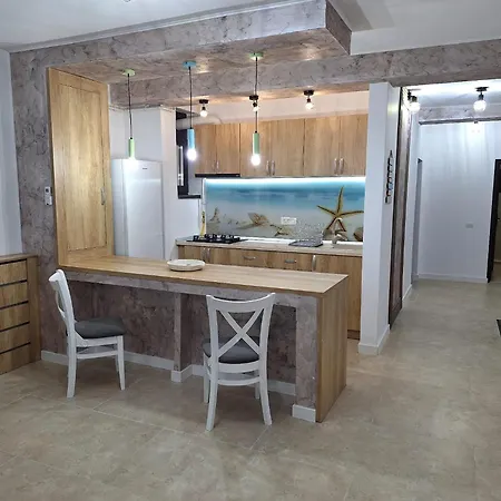 Obelisc, Epava & Radio-vacanta